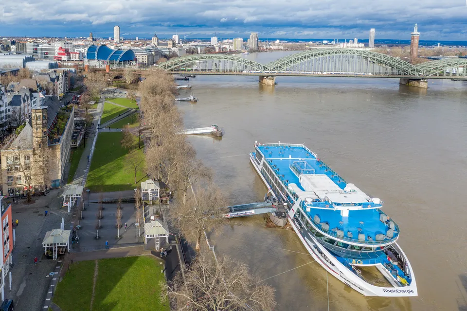 Hochwasser am Fischmarkt in der Kölner Altstadt